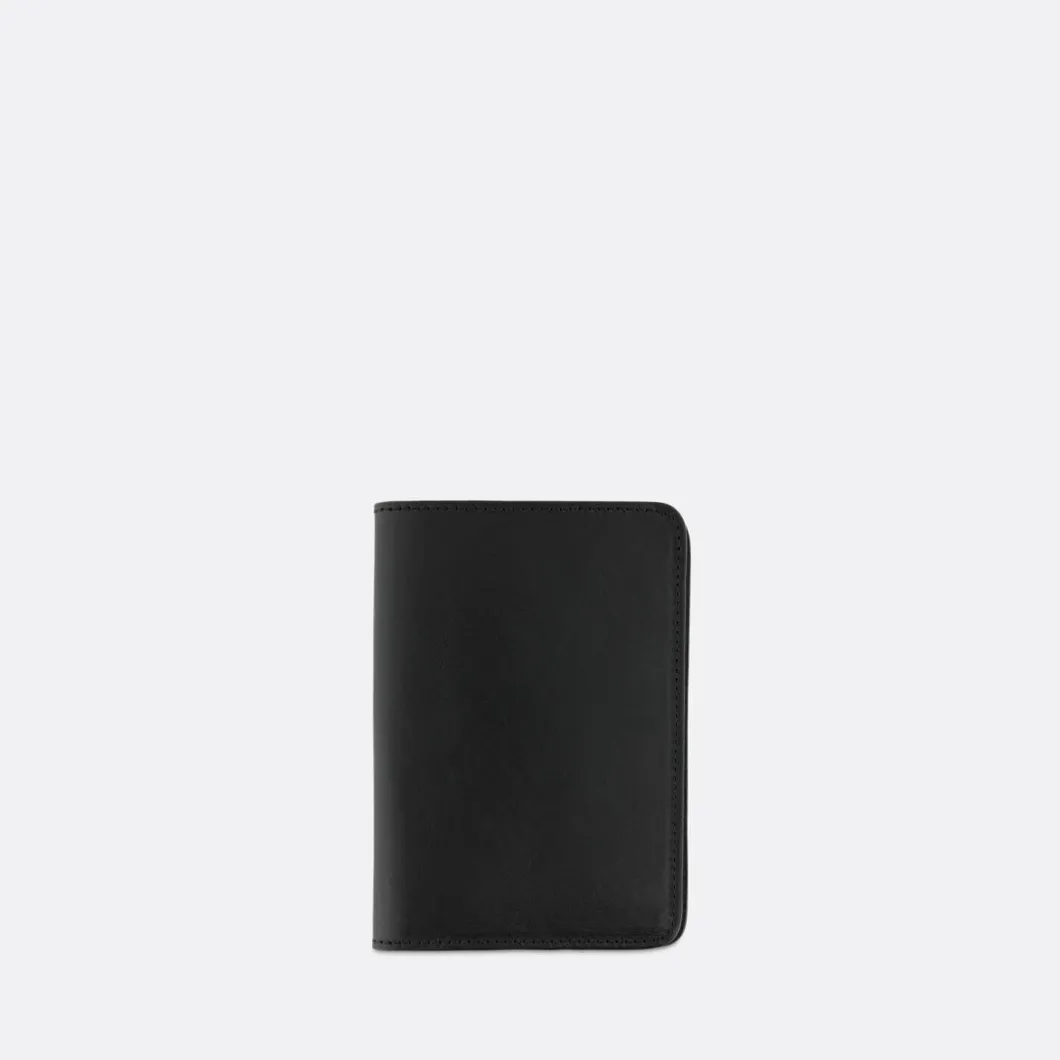 Escuyer Passport Cover>Woman Wallets