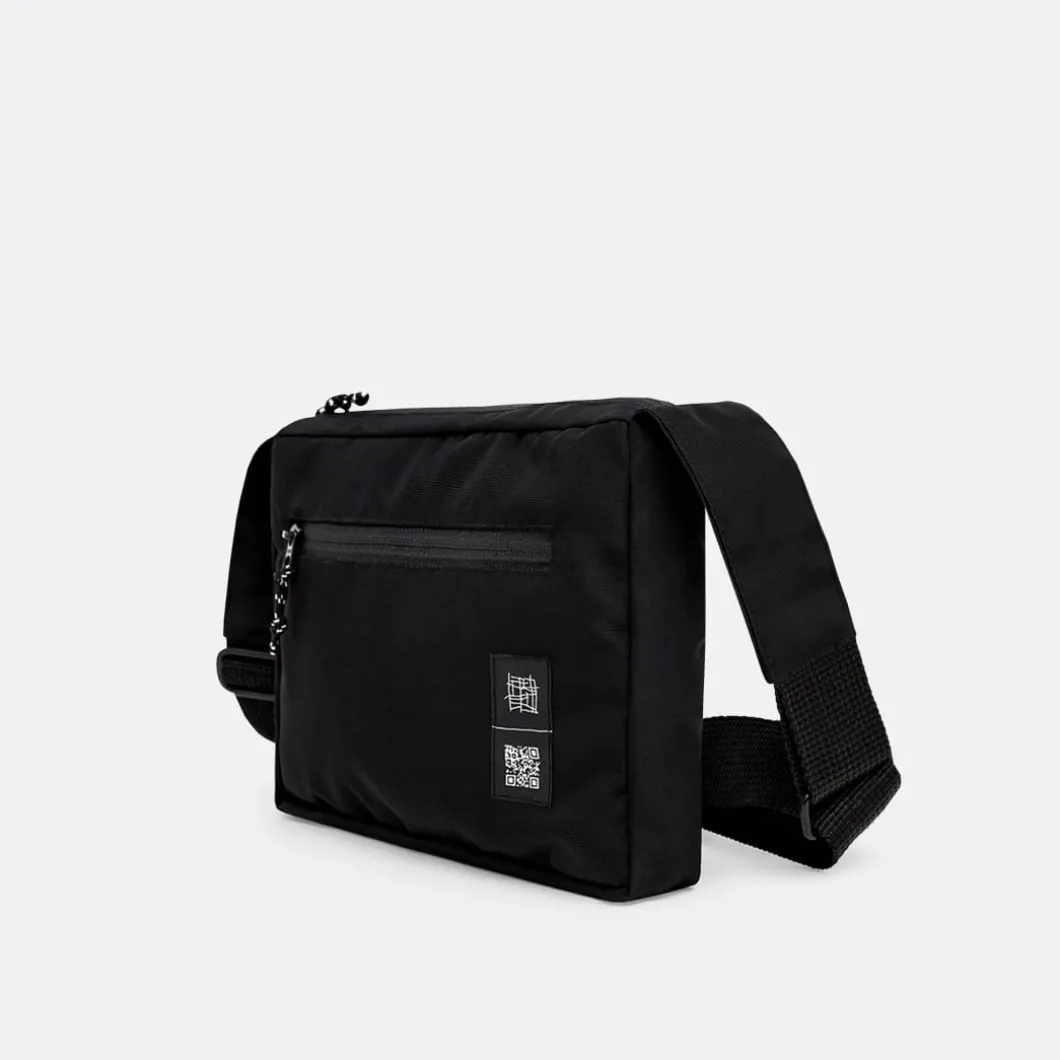 Wetheknot Recycled Shoulder Bag>Man Bags & Backpacks